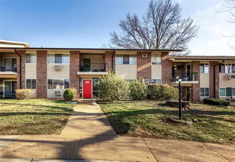 9012 Villaridge Ct #B, Saint Louis, MO 63123