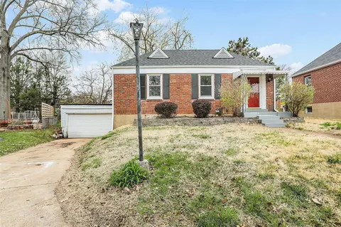 9155 Overton Dr, Saint Louis, MO 63123