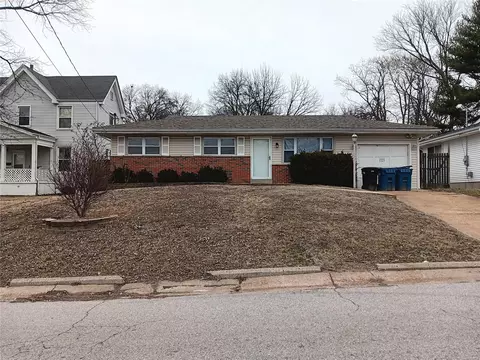 8523 Hume Ave, Saint Louis, MO 63114