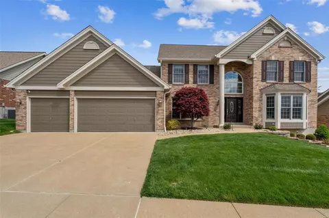 13455 Sunset Meadows Ln, Saint Louis, MO 63128