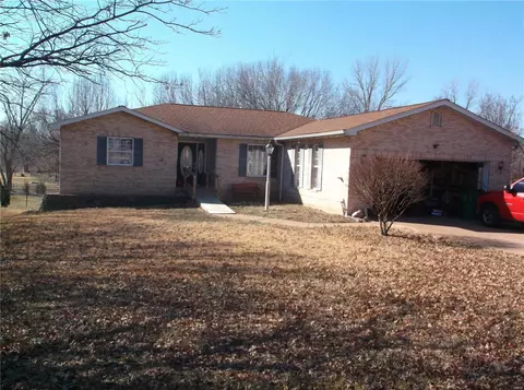 1830 Oak St, Pacific, MO 63069 photo 1
