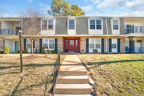 1726 Herault Pl #A, Saint Louis, MO 63125