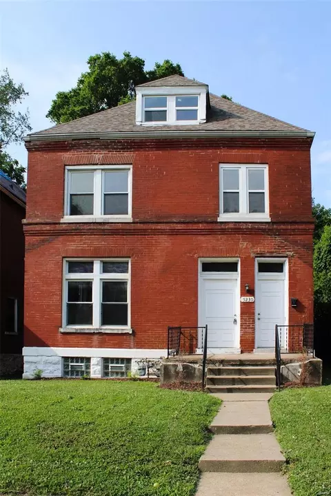 5230 Ridge Ave, Saint Louis, MO 63113