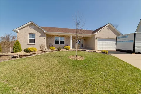 102 Emerald Isle Ln, Wentzville, MO 63385