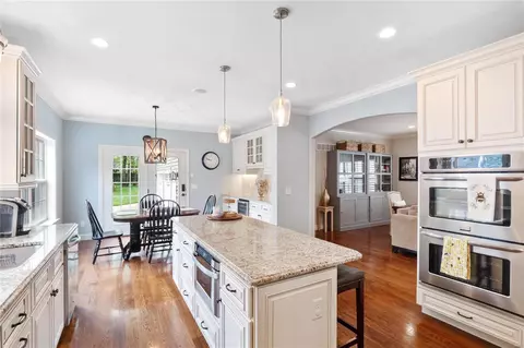 Kitchen - 722 E Argonne Dr, Saint Louis, MO 63122 photo 3 of 4