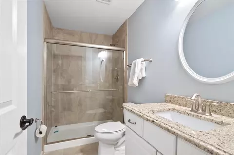 Bath - 722 E Argonne Dr, Saint Louis, MO 63122 photo 6 of 6