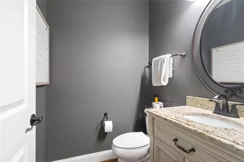 Bath - 722 E Argonne Dr, Saint Louis, MO 63122 photo 1 of 6