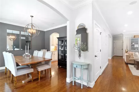 Entry Way - 722 E Argonne Dr, Saint Louis, MO 63122 photo 1 of 2