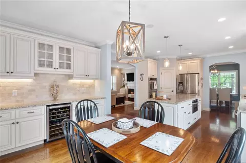 Dining - 722 E Argonne Dr, Saint Louis, MO 63122 photo 1 of 4