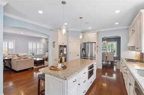 Kitchen - 722 E Argonne Dr, Saint Louis, MO 63122 photo 2 of 4
