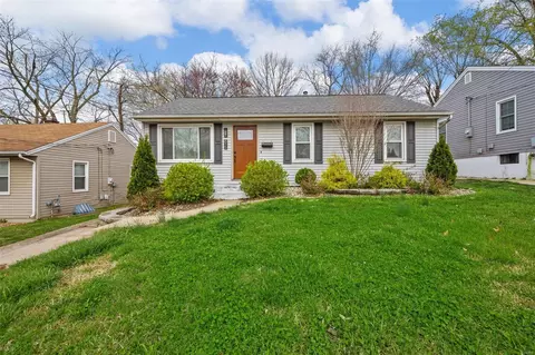 815 Saint Charles Ave, Saint Charles, MO 63301