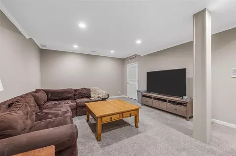 Living - 414 Bluff Meadow Ct, Ellisville, MO 63021 photo 7 of 9