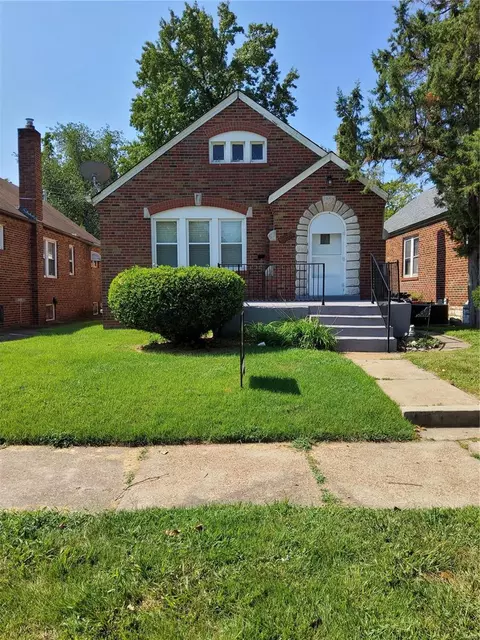 6016 N Pointe Blvd, Saint Louis, MO 63147