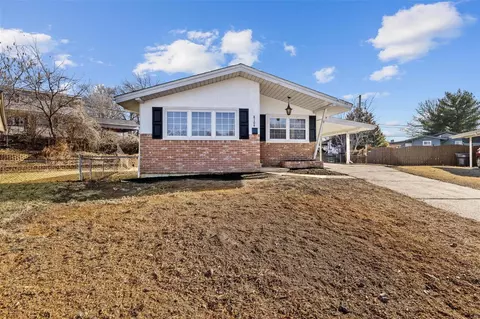 8104 Marla Ct, Saint Louis, MO 63125
