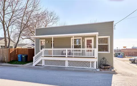 415 Mcdonough St, Saint Charles, MO 63301