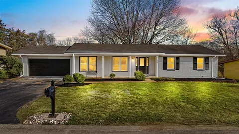 13 Orange Hills Dr, Chesterfield, MO 63017