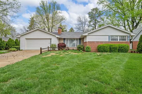 243 Worthing Dr, Saint Louis, MO 63119
