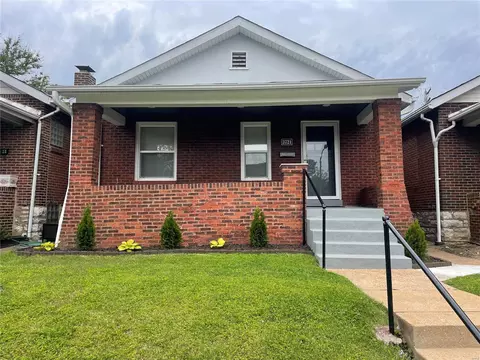 3721 Oak Hill Ave, Saint Louis, MO 63116