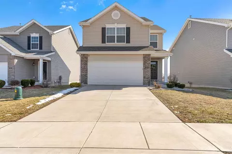 302 Charlestowne Place Dr, Saint Charles, MO 63301