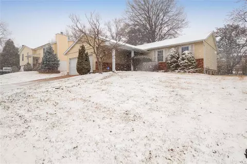12455 Marine Ave, Maryland Heights, MO 63043