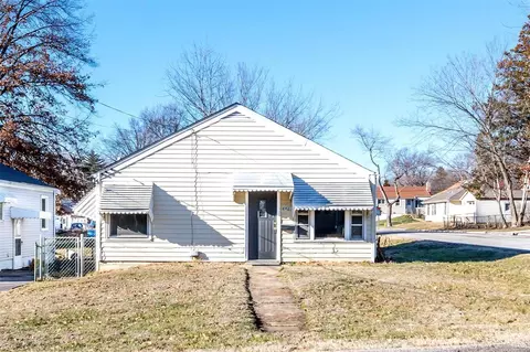 665 Conover Ln, Saint Louis, MO 63126