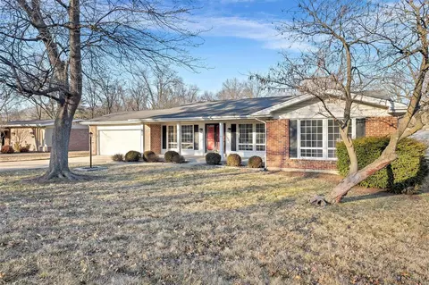 419 Monticello Dr, Ballwin, MO 63011