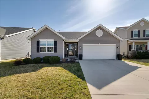 210 Charlestowne Place Dr, Saint Charles, MO 63301