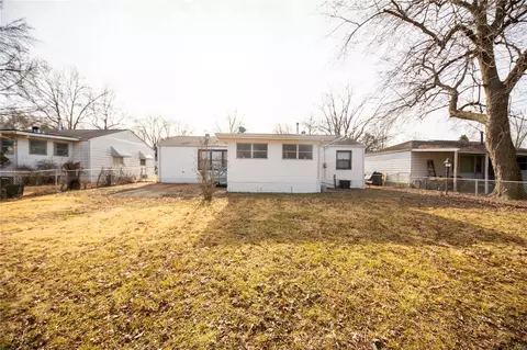 Exterior - 10149 Coburg Lands Dr, Saint Louis, MO 63137 photo 4 of 4