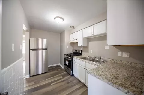 Kitchen - 10149 Coburg Lands Dr, Saint Louis, MO 63137 photo 2 of 2
