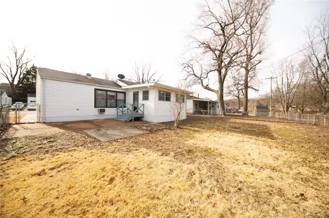Exterior - 10149 Coburg Lands Dr, Saint Louis, MO 63137 photo 3 of 4