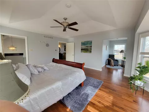 Bedroom - 7 Char Bea Ln, Olivette, MO 63132 photo 4 of 4