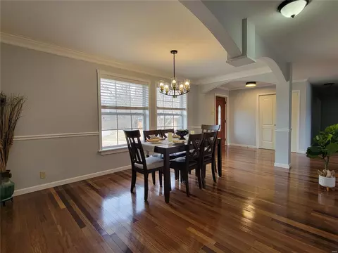 Dining - 7 Char Bea Ln, Olivette, MO 63132 photo 1 of 3