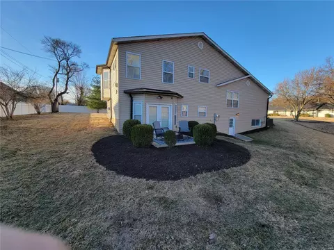 Exterior - 7 Char Bea Ln, Olivette, MO 63132 photo 9 of 10