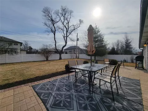 Exterior - 7 Char Bea Ln, Olivette, MO 63132 photo 7 of 10