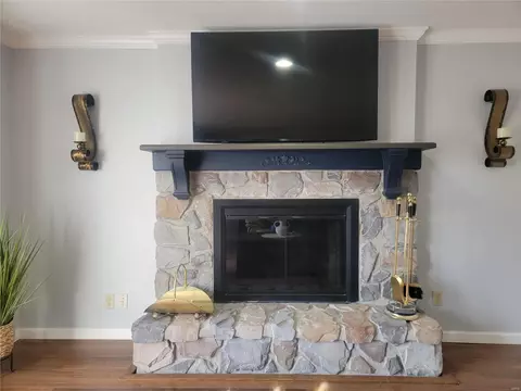 Living - 7 Char Bea Ln, Olivette, MO 63132 photo 3 of 7