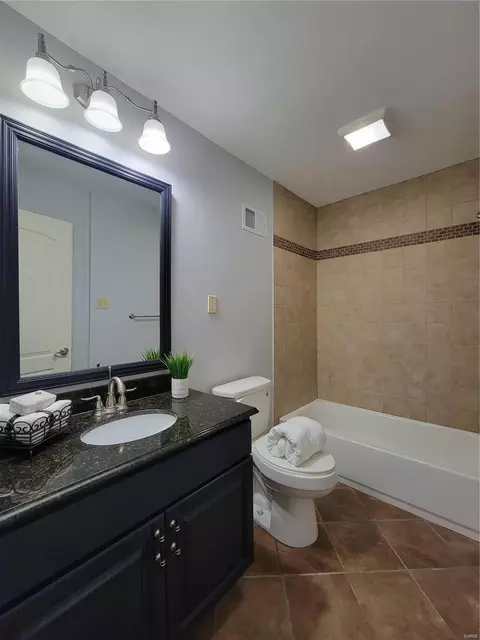 Bath - 7 Char Bea Ln, Olivette, MO 63132 photo 2 of 6