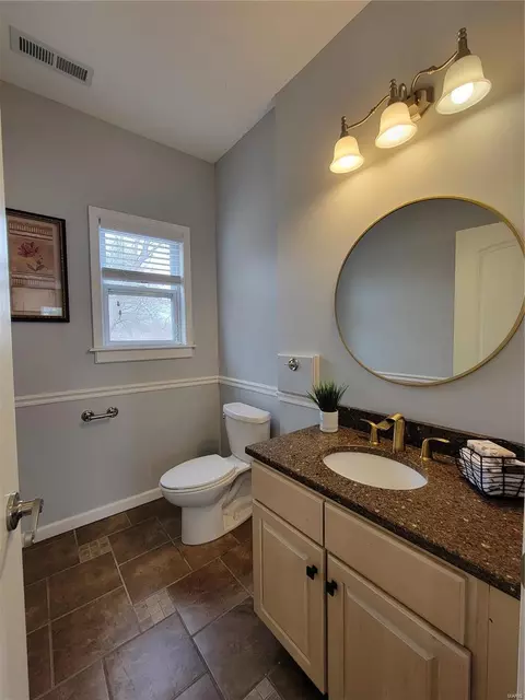 Bath - 7 Char Bea Ln, Olivette, MO 63132 photo 6 of 6