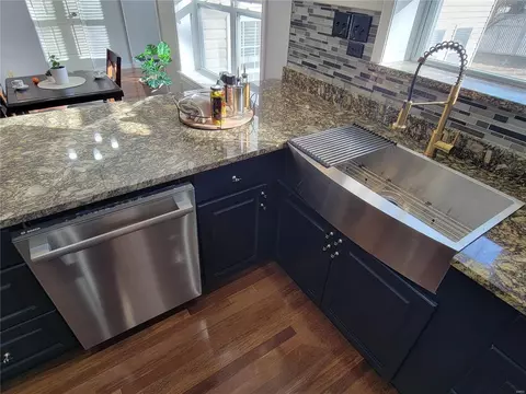 Kitchen - 7 Char Bea Ln, Olivette, MO 63132 photo 3 of 6