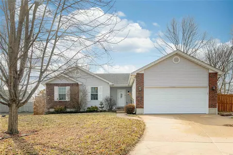 524 Briar Meadows Ct, Wentzville, MO 63385