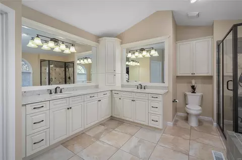 Bath - 703 Carman Meadows Dr, Manchester, MO 63021 photo 1 of 4