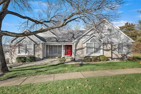 703 Carman Meadows Dr, Manchester, MO 63021