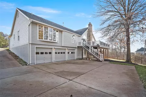 Exterior - 703 Carman Meadows Dr, Manchester, MO 63021 photo 7 of 13