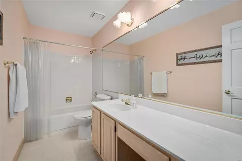 Bath - 703 Carman Meadows Dr, Manchester, MO 63021 photo 3 of 4