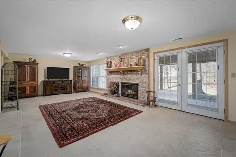 Living - 703 Carman Meadows Dr, Manchester, MO 63021 photo 6 of 7
