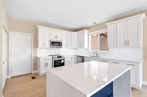 Kitchen - 29 Eliot Ct, O'fallon, MO 63366 photo 2 of 6