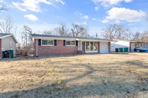 10427 Viscount Dr, Saint Louis, MO 63136