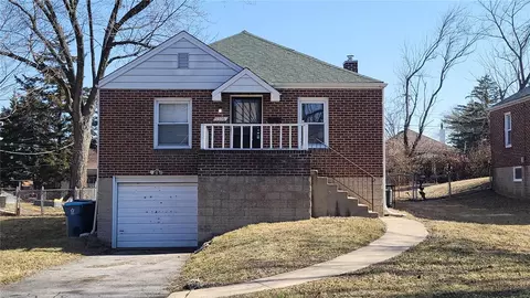 5506 Fairridge Ct, Saint Louis, MO 63136