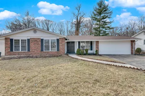 14710 Avocado Ln, Florissant, MO 63034