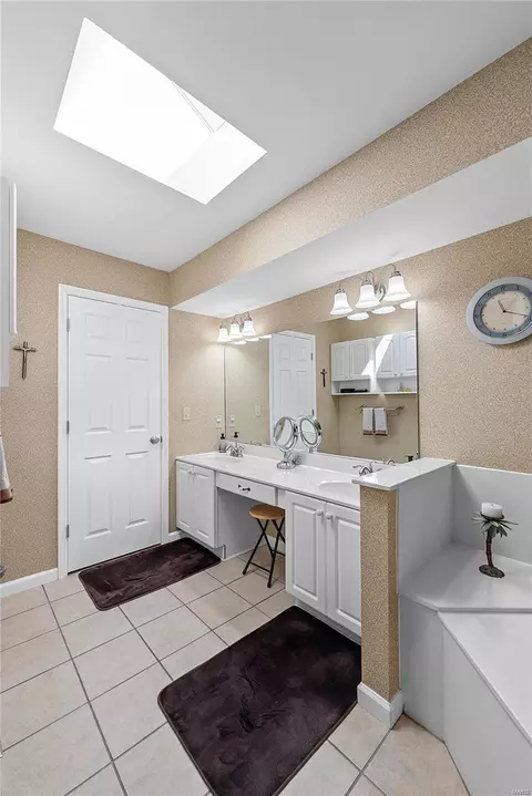 Bath - 471 Winter Park Dr, O'fallon, MO 63366 photo 1 of 4
