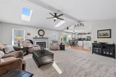 Living - 471 Winter Park Dr, O'fallon, MO 63366 photo 2 of 6